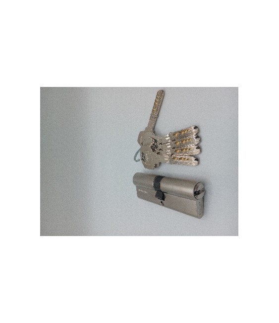 Bombillo Yale 40-40 Seguridad Níquel LL | Herrajes HE