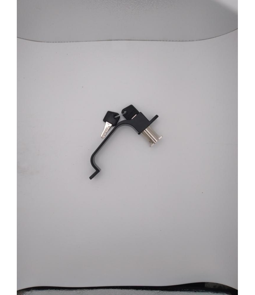 Cierre CM8 Central c/Llave Negro Corto | Herrajes HE